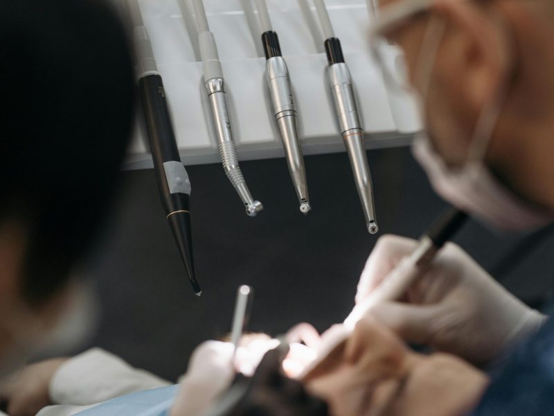 Clínica dental Bueno & Marquina. Cirugía dental